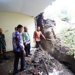 Bencana Hujan Lebat Terjang Kota Batu, Pj Wali Kota Tinjau Langsung