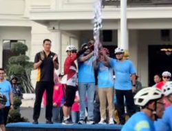 Ratusan Pesepeda Ramaikan Gowes Rolling Malang 111