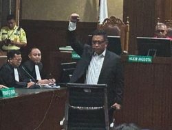 Ganjar-Pranowo Cs Kompak Hadiri Sidang Vonis Hasto Kristiyanto
