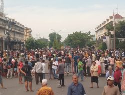Warga Tanjung Mulia Blokir Jalan Tolak Eksekusi Lahan