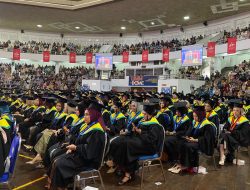 UMM Lepas Ribuan Wisudawan, OJK Tekankan Inovasi Digital