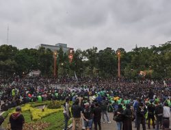 Ribuan Ojol dan Warga Malang Gelar Aksi Solidaritas untuk Affan