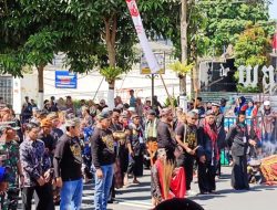 Ribuan Wisatawan Padati Aksi Spektakuler Bantengan Nuswantara