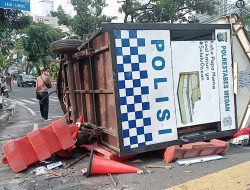 Pos Polisi Dibakar, Aksi Demo di Medan Kian Memanas