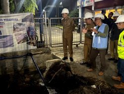 Wahyu Tinjau Proyek Drainase Soetta, Tegaskan Target Desember Tuntas