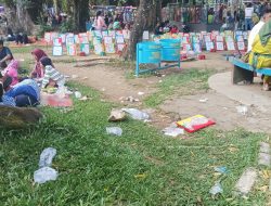 Euforia Libur Lebaran Berujung Sampah, Wajah Lapangan Merdeka Pematangsiantar Tercoreng