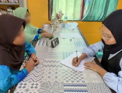 Penerapan Pendidikan Komunitas untuk Tingkatkan Minat Belajar Anak Kawasan Pesisir di Rumah Literasi Secanang