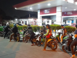 Pertamax Naik, Warga Sukoharjo dan Solo Beralih ke Pertalite, Antrean SPBU Masih Panjang