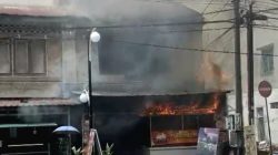 Ruko Rumah Makan Ayam Goreng Utuh di Lubukpakam Terbakar, Diduga Dipicu Kebocoran Tabung Gas