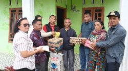 Pemerintah Humbahas Salurkan Bansos untuk Korban Puting Beliung di Doloksanggul