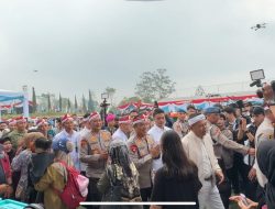 Wakapolri Salurkan 1.000 Paket Bansos bagi Petani Bawang Putih di Cianjur