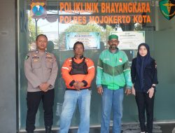 Polres Mojokerto Kota Berikan Layanan Pemeriksaan Kesehatan Gratis bagi Komunitas Ojol